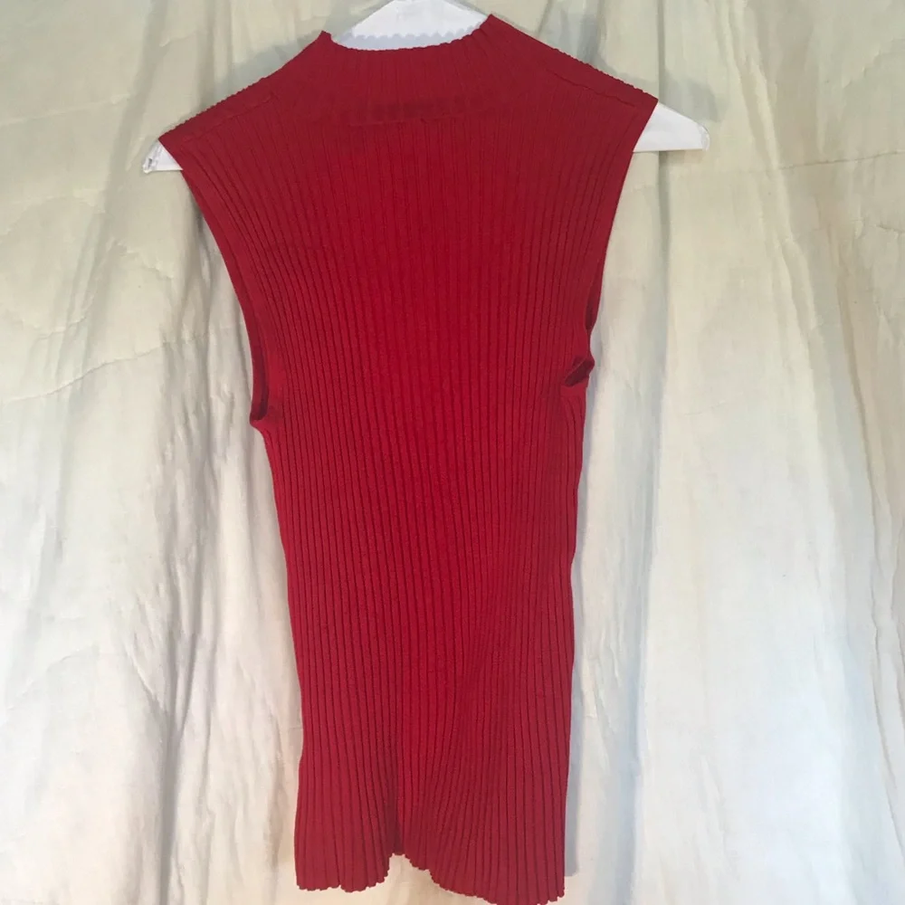 Josephine Chaus sleeveless Red ribbed top size M